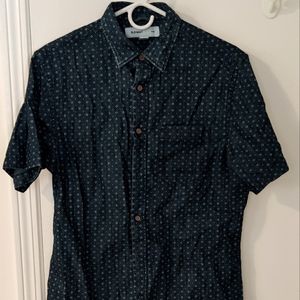 Funky/Dressy Short Sleeve Patterned Button Down (m)